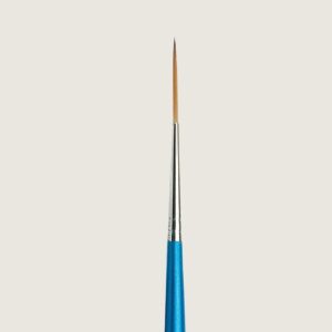 Round bellied, pointed brush for fine details. Blended synthetic fibres.
